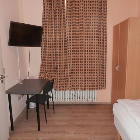 Relax Hotel-Ludwigshafen Bagian luar foto