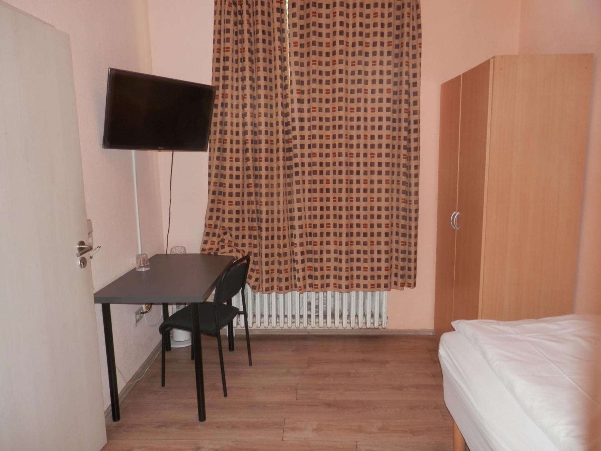 Relax Hotel-Ludwigshafen Bagian luar foto