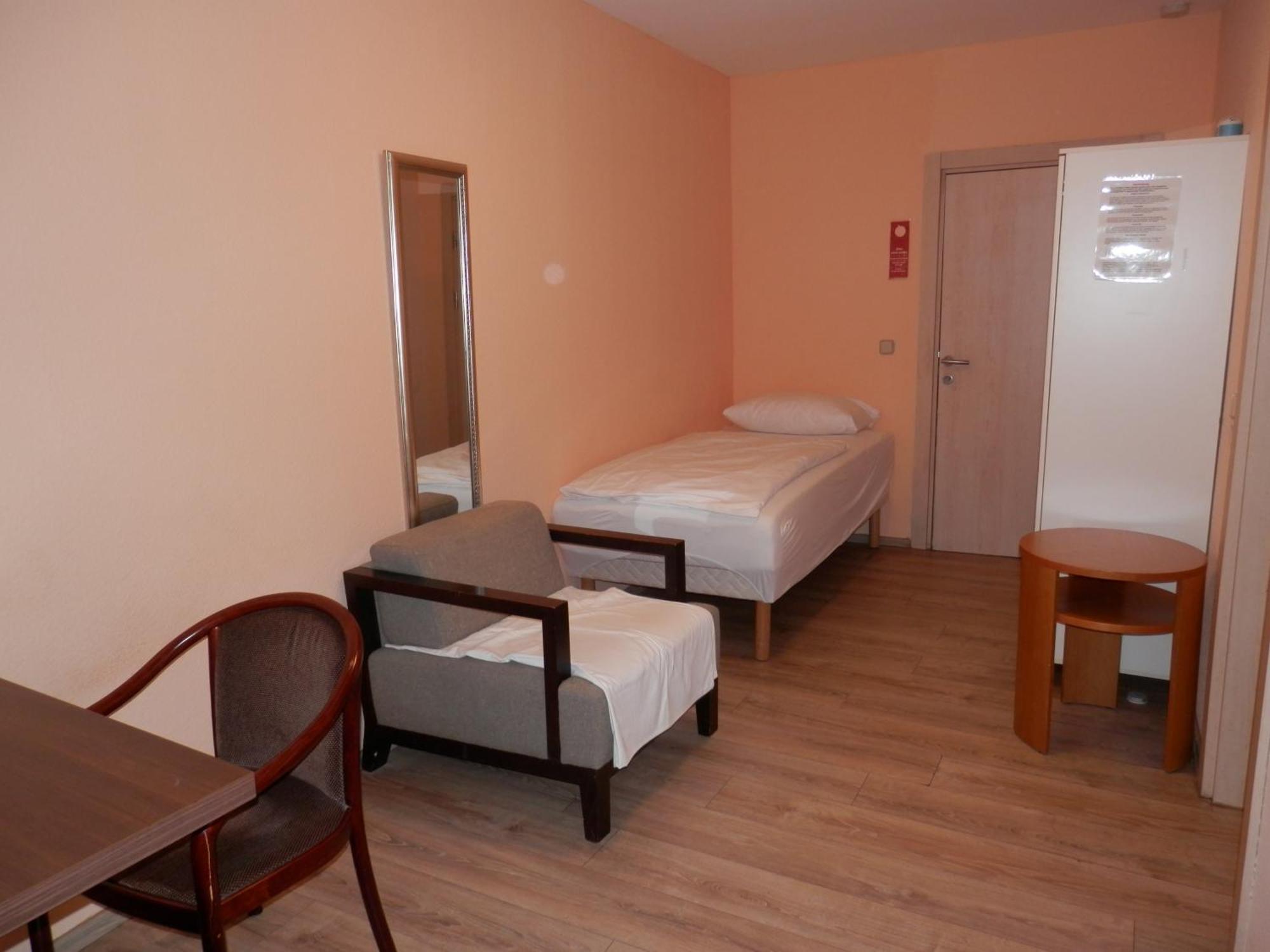 Relax Hotel-Ludwigshafen Bagian luar foto
