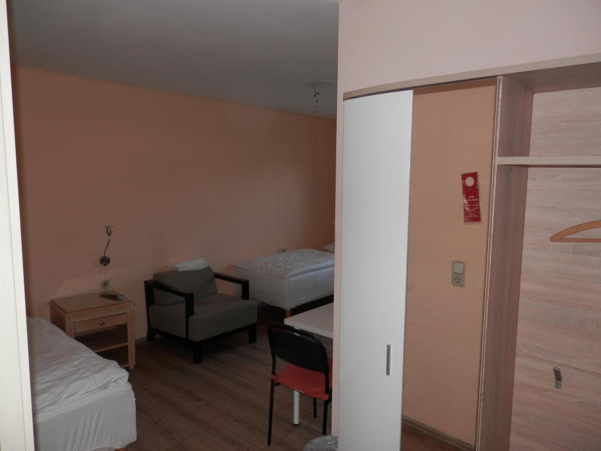 Relax Hotel-Ludwigshafen Bagian luar foto