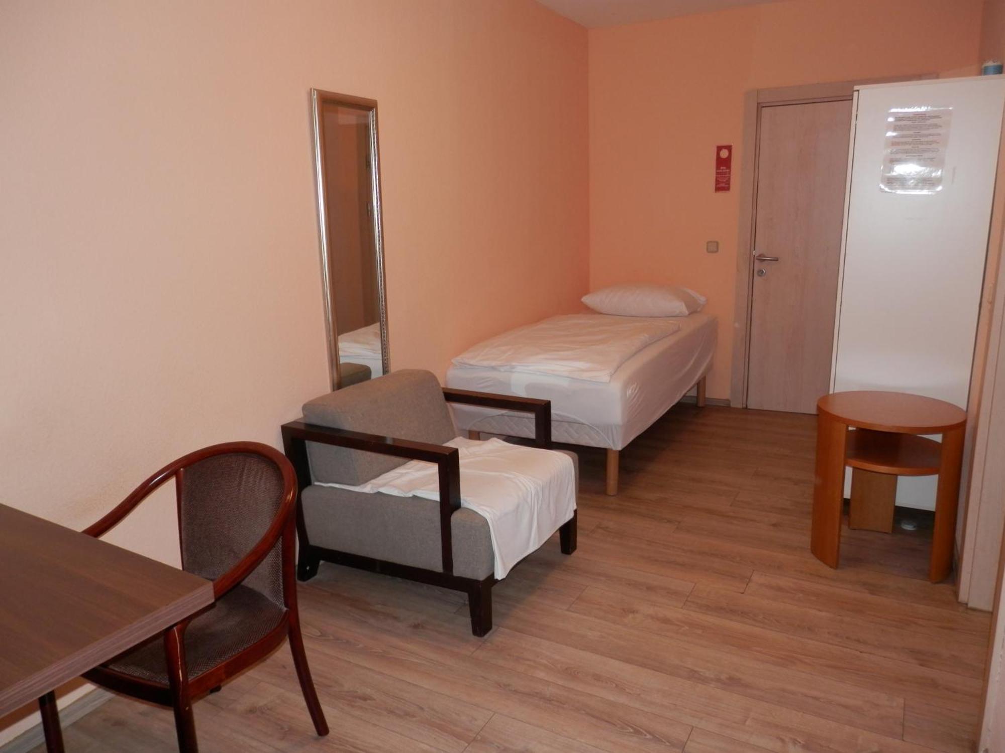 Relax Hotel-Ludwigshafen Bagian luar foto